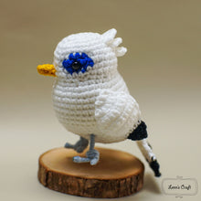 Cargar imagen en el visor de la galería, Cute Bali Myna crochet bird amigurumi in white with colorful details