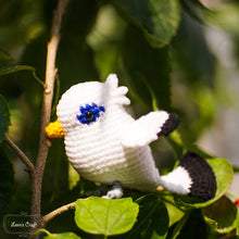 Cargar imagen en el visor de la galería, Adorable Bali Myna amigurumi bird crochet project with detailed stitching