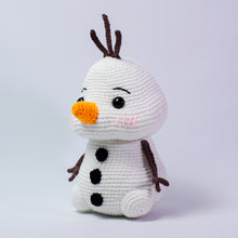 โหลดรูปภาพลงในเครื่องมือใช้ดูของ Gallery frozen amigurumi pattern