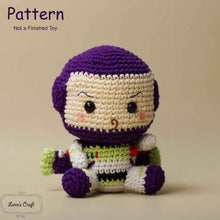 โหลดรูปภาพลงในเครื่องมือใช้ดูของ Gallery Buzz Light Year amigurumi crochet pattern
