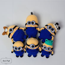 โหลดรูปภาพลงในเครื่องมือใช้ดูของ Gallery minion amigurumi pattern