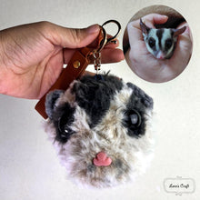 โหลดรูปภาพลงในเครื่องมือใช้ดูของ Gallery Customize realistic crochet doll from pet photo bag charms sugar glider
