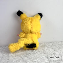Cargar imagen en el visor de la galería, Personaliza el peluche de Pokémon Labubu Pikachu
