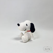 Cargar imagen en el visor de la galería, Snoopy crochet amigurumi keychain plush

